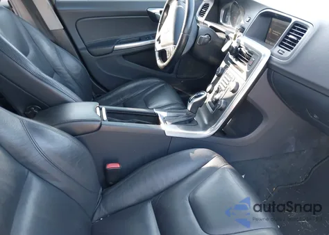 2014 Volvo S60 T5 z USA, uszkodzony, nr VIN YV1612FS6E2275728